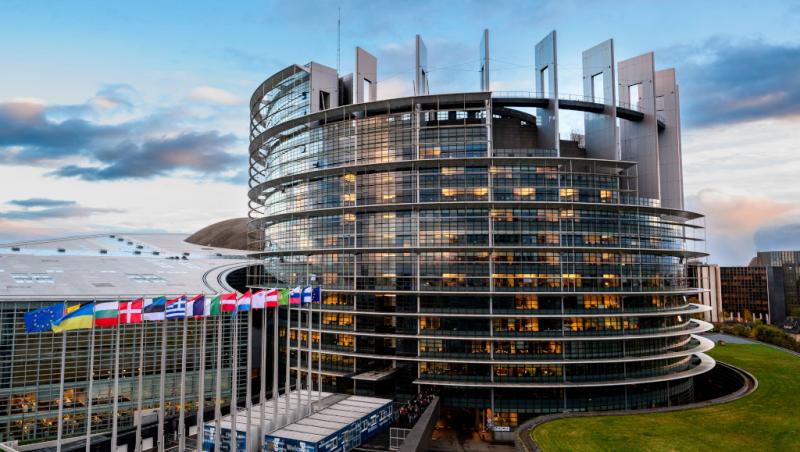 Figyelemreméltó fejlemény, hogy az Európai Parlament sürgős napirendi pontra tűzte a magyar átláthatósági törvény kérdését. | Media1