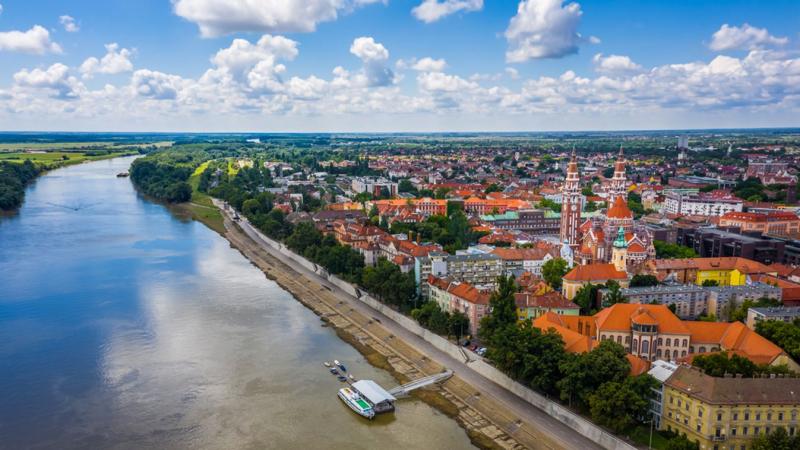 Családi otthon egymilliárd forintért? Szeged városában erre is található példa!