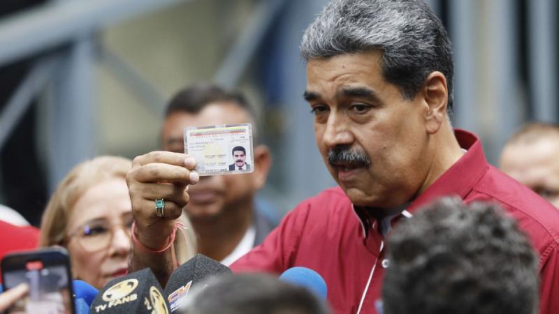A venezuelai kormánypárt óriási sikert aratott a parlamenti választásokon, köszönhetően az ellenzék bojkottjának, amely jelentősen befolyásolta a választási eredményeket.