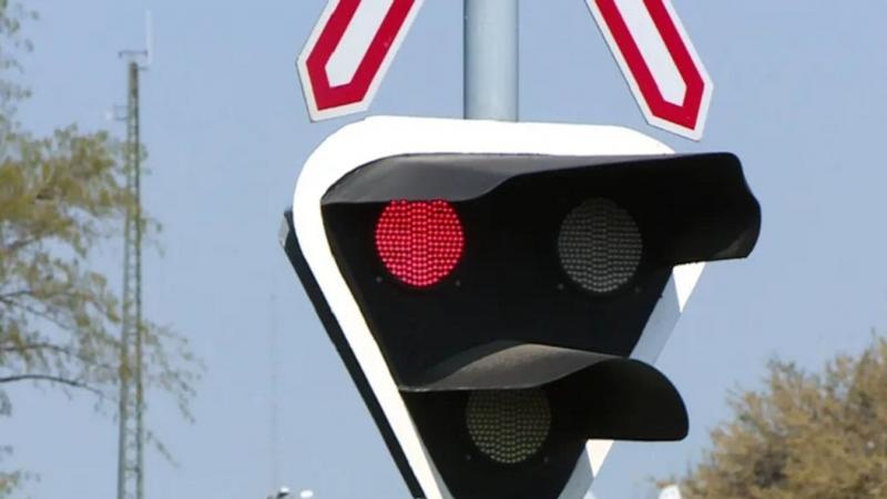 Figyelem! Útzár lépett életbe a nyíregyházi vasúti átjáróban! (Képek)
