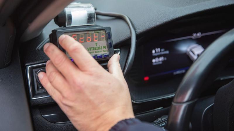 Akadtak, akiket váratlanul ért a helyzet! A fogyasztóvédelem Hajdú-Bihar megyében taxisokat és vendéglátóhelyeket vizsgált.