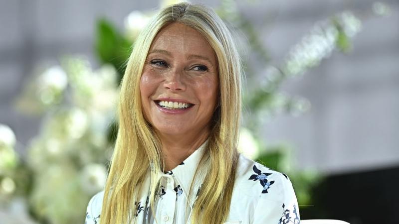 Gwyneth Paltrow 20 éves lánya lenyűgöző szépségével és merész, átlátszó ruhájával minden szemöldököt megemelt, hiszen a választott öltözék nem hagyott sok teret a fantáziának.