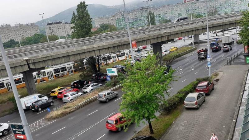 Flórián téri felüljáró: A munkálatok holnap reggel megkezdődnek, és részletesen tájékoztatjuk önöket a forgalmi változásokról!