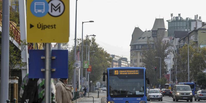 Karácsony Gergely a külső kerületek közlekedésének fejlesztését metróbuszok bevezetésével képzeli el.