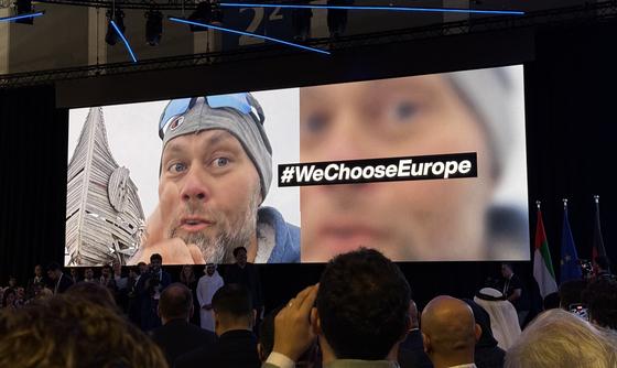 Egy új korszak küszöbén állunk, ahol a nyitottság és a bátorság vezérfonala a kontinens fejlődésének. A GITEX eseményen elhangzottak szerint „a tőke, a kód és a tehetség dinamikus kölcsönhatásba lépnek egymással”, ami új lehetőségeket teremt a technológia
