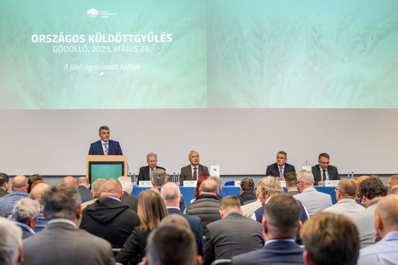 A Nemzeti Agrárgazdasági Kamara közel 300 ezer tagja számára kínál kedvezményes tagdíjakat, ezzel támogatva a mezőgazdasági közösséget és a gazdálkodók fejlődését.