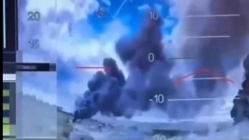 Rémisztő pillanat: a Kijevet fenyegető atombombák árnyéka lebegett a levegőben, ám az ukrán védelmi erők bátor akcióval leszerelték az orosz repülőgépeket. (VIDEÓ)