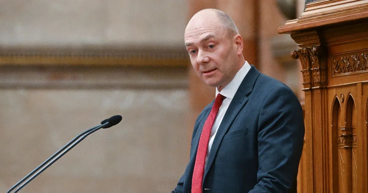 A Fidesz bejelentette harmadik jelöltjét az Alkotmánybíróságban megüresedett posztokra.