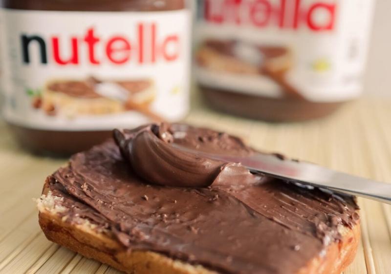 A Nutella ára drámaian megugorhat, így ha meg szeretnénk kóstolni ezt a mennyei mogyorós krémet, bizony mélyen a zsebünkbe kell nyúlnunk.
