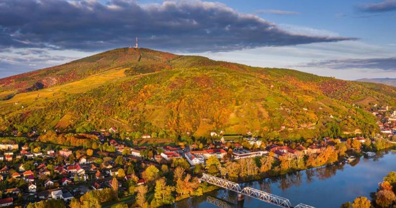 Megvalósult a Tokaj köré épülő grafikai tervpályázat, amelynek eredményei most már véglegessé váltak.