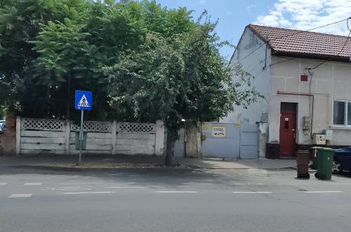 Parkolóhelyeket fognak létrehozni a Megbékélési park szomszédságában.