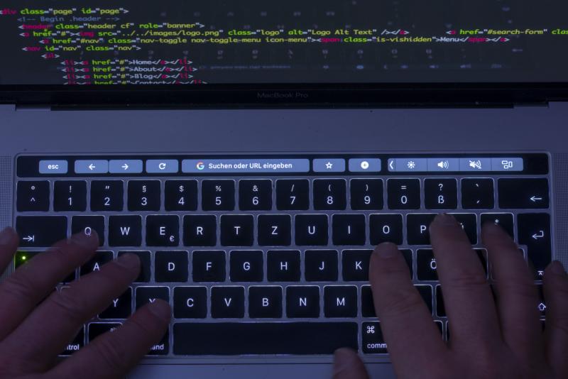 Az informatikai rendszerek leállása következtében a gyógyszertárakban megnehezedett a vények kiadása.