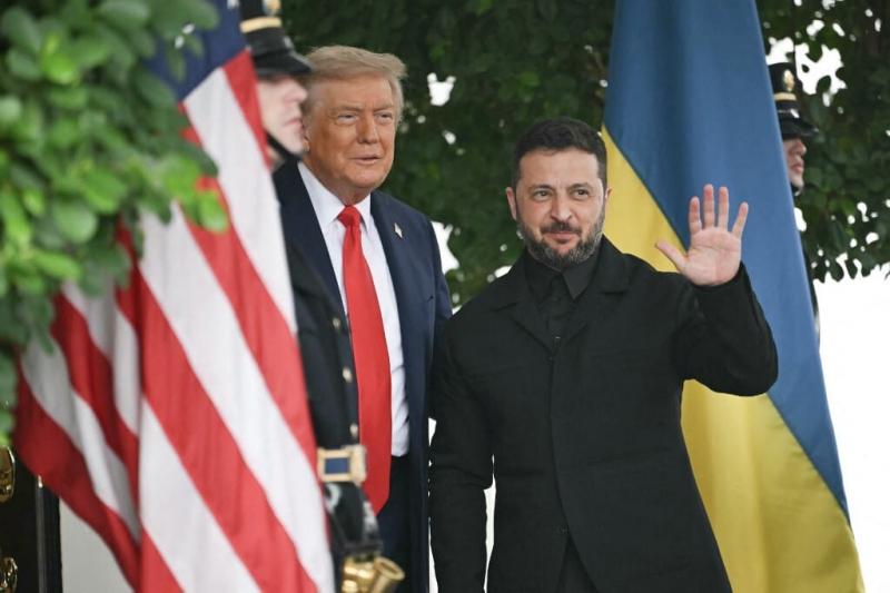Zelenszkij kérésére Trump telefonbeszélgetést folytatott Orbánnal.