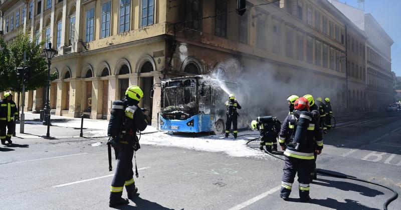 A budapesti buszok sorozatos kigyulladása nyomán lezárult a vizsgálati folyamat, és Karácsony Gergely bemutatta a lehetséges megoldásokat.