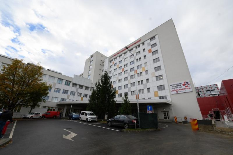 A jászvásári kórház éléről eltávolították a vezetőt, ám lehetősége nyílik arra, hogy visszanyerje orvosi igazgatói posztját. | Krónika