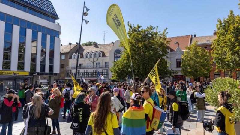 EP-képviselők is jelen lesznek a betiltott Pécs Pride eseményén, ahol az ellentüntetők számára már engedélyt kaptak.