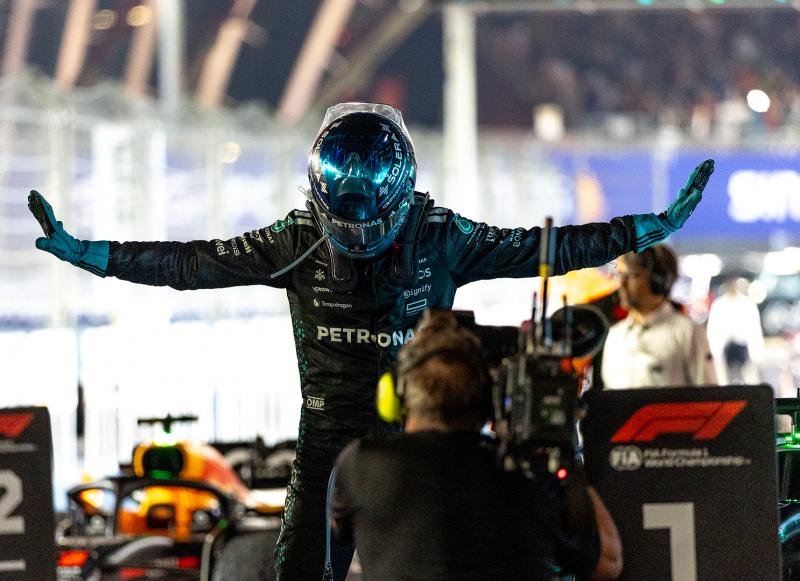 Fedezd fel a Mercedes titkos világát: vajon hogyan került a győzelmi trófea a zsákbamacskájukba? | M4 Sport