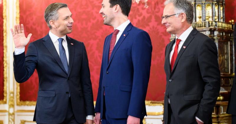 Ausztria figyelmeztette Magyarországot | Demokrata

Az osztrák kormány nemrégiben nyilvánosan kifejezte aggodalmát a magyarországi politikai helyzettel kapcsolatban, és éles kritikát fogalmazott meg a szomszédos ország bizonyos intézkedéseivel szemben. A 