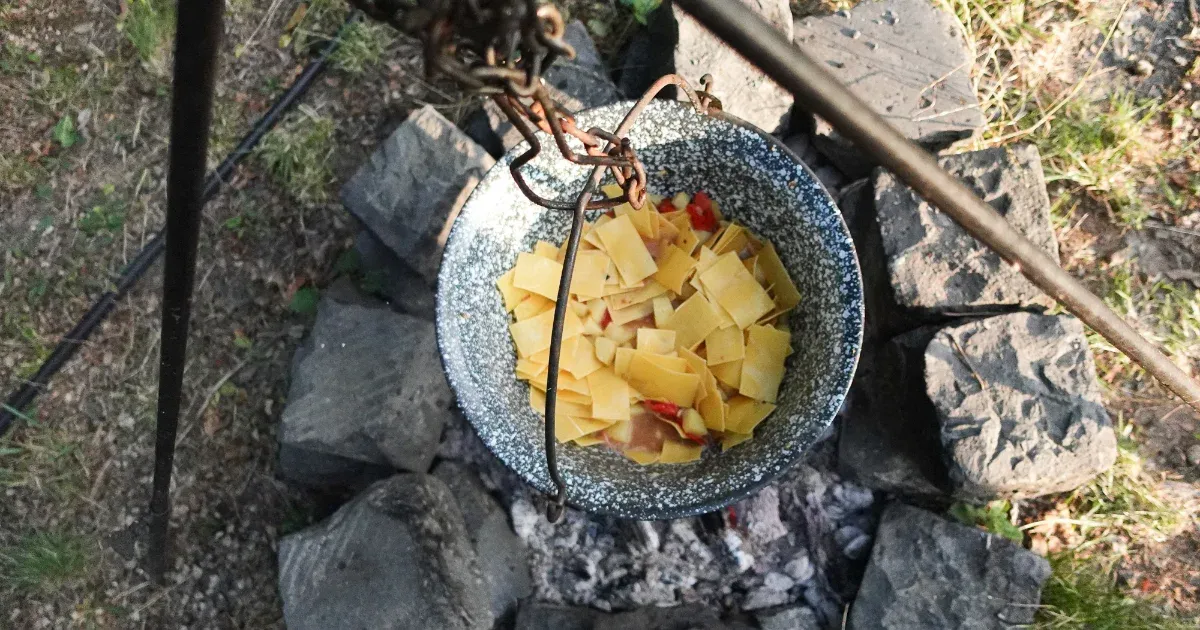 Nem a gulyás az, ami a legfőbb és legrégebbi pásztorételként ismert, hanem sokkal inkább a slambuc, amely igazi hagyományos ízélményeket nyújt.